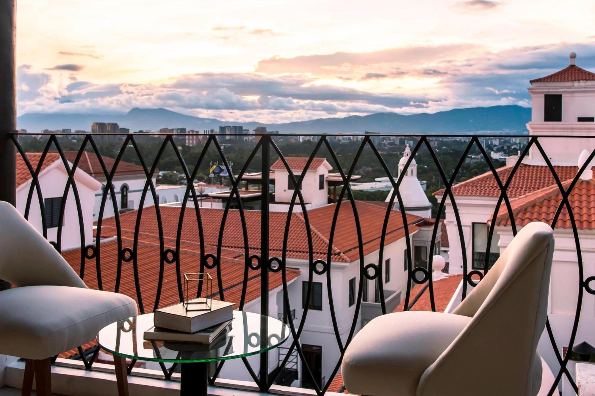 Ac Hotels By Marriott Guatemala City Exterior photo