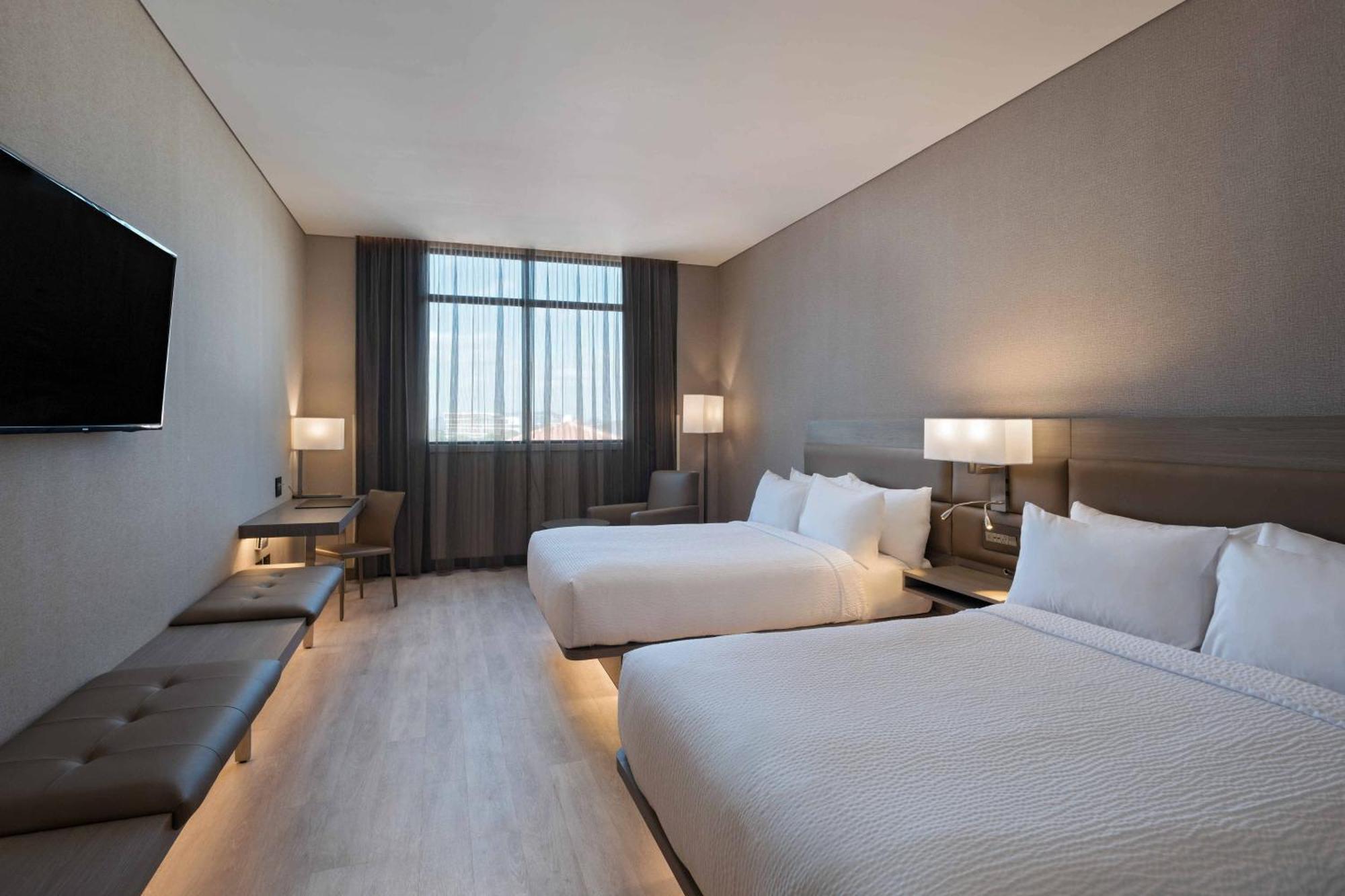Ac Hotels By Marriott Guatemala City Exterior photo