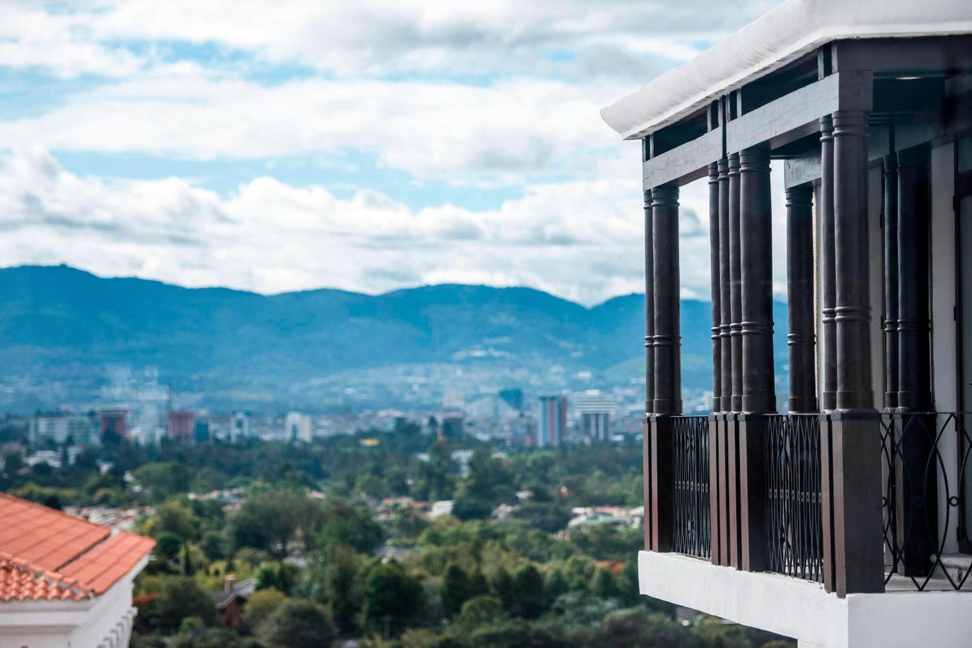 Ac Hotels By Marriott Guatemala City Exterior photo