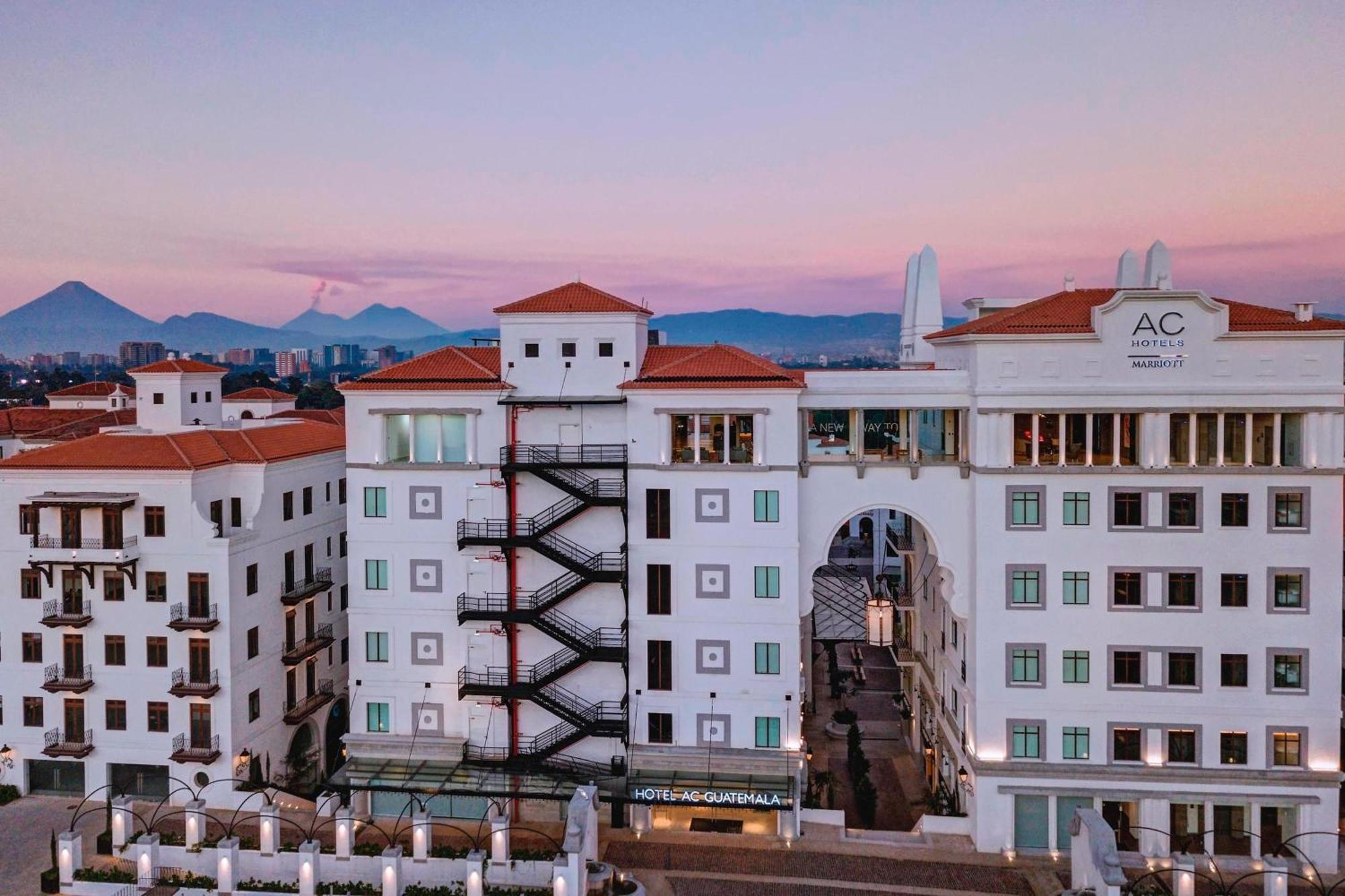Ac Hotels By Marriott Guatemala City Exterior photo