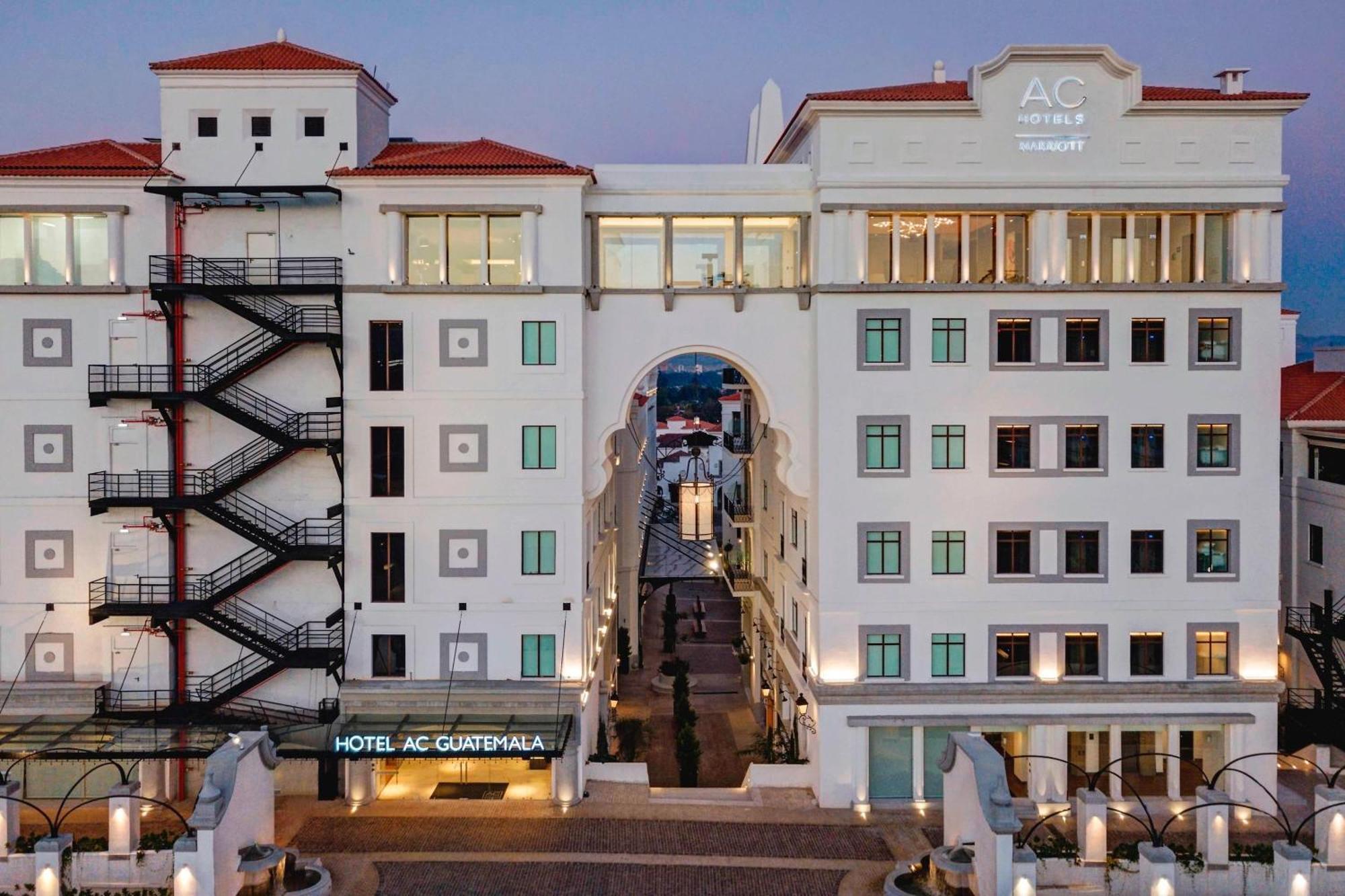 Ac Hotels By Marriott Guatemala City Exterior photo